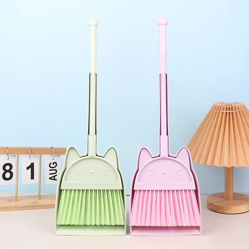 1セット漫画風フレキシブル毛先キッズごっこ遊び幼児用室内屋外 - Kids Outdoor Broom のレビューと価格